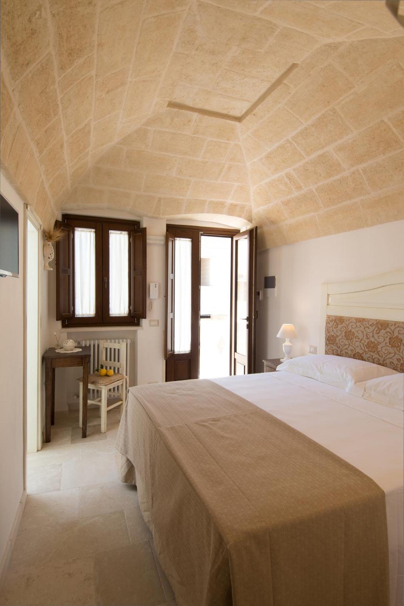 Antica Via Roma B&B E Relax Montalbano  Exteriör bild