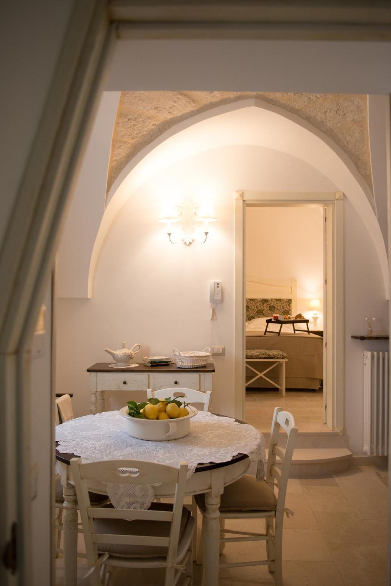 Antica Via Roma B&B E Relax Montalbano  Exteriör bild