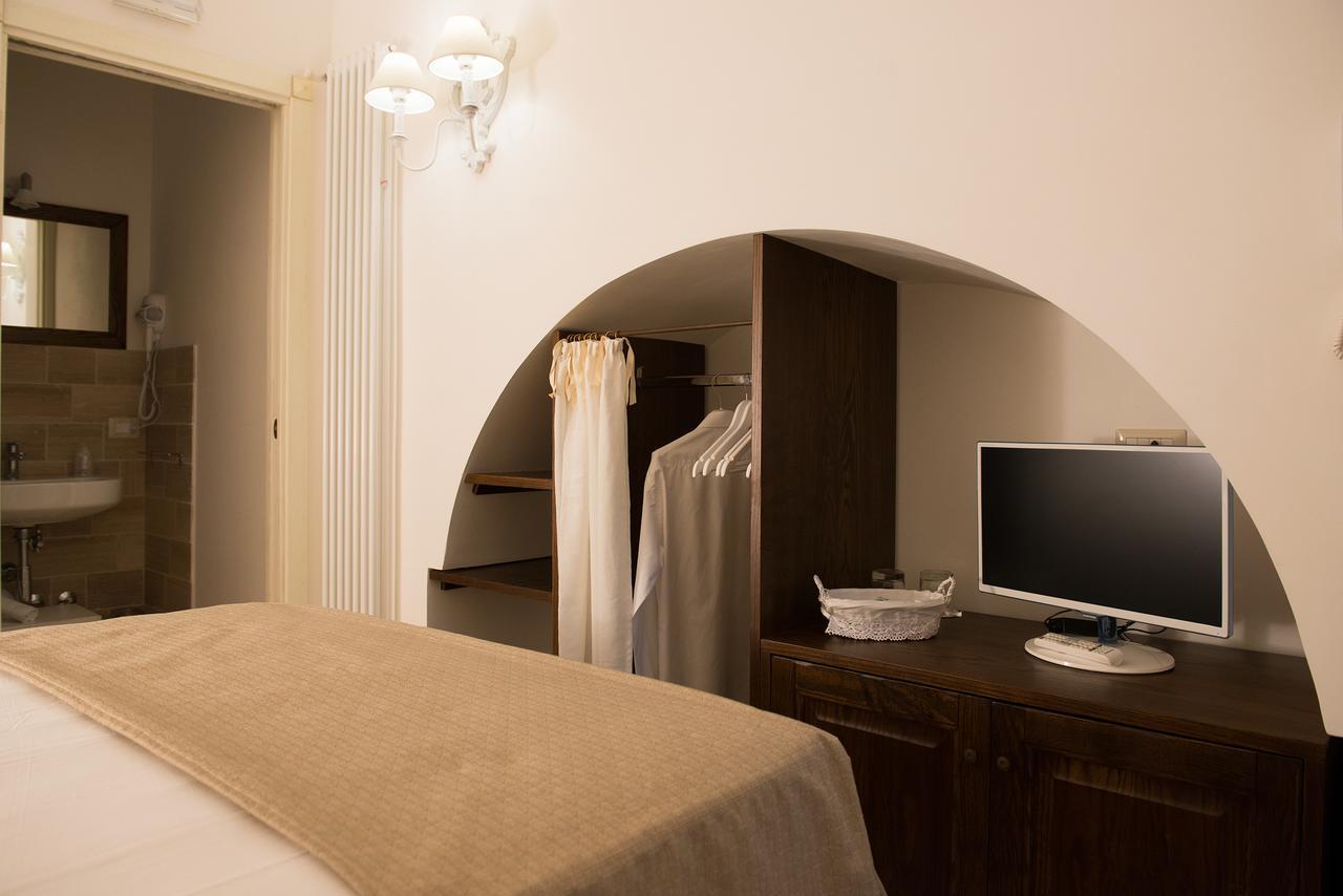 Antica Via Roma B&B E Relax Montalbano  Exteriör bild