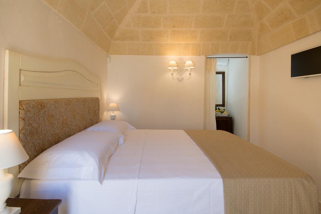 Antica Via Roma B&B E Relax Montalbano  Exteriör bild